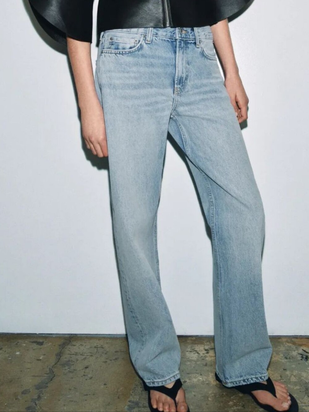 Zara Low Rise Straight Leg Jeans